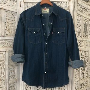 Levi’s Barstow Western Jean Shirt.